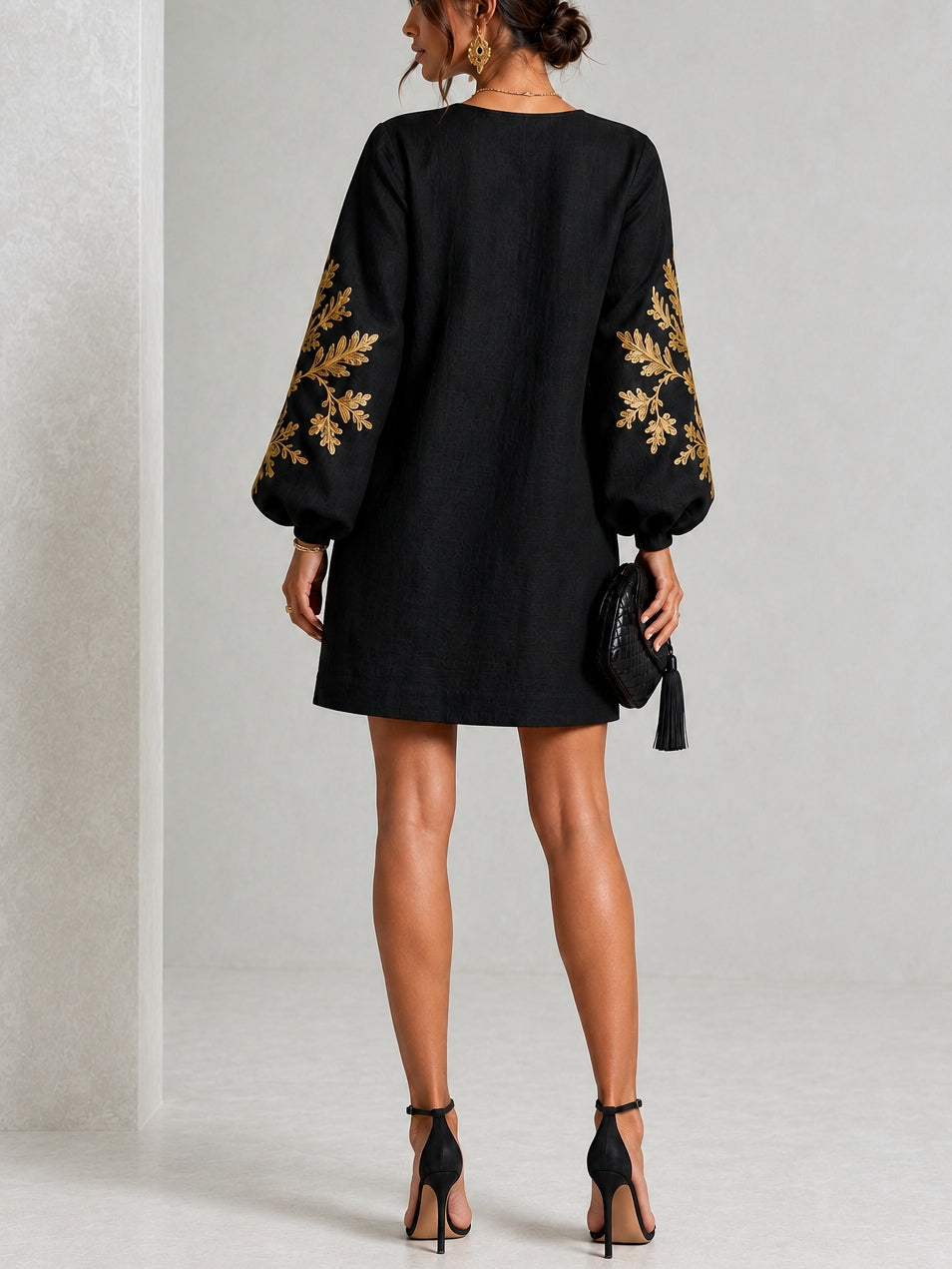 Sofia | Vestido Midi Suelto de Cuello Redondo con Mangas Farol, Negro y Dorado